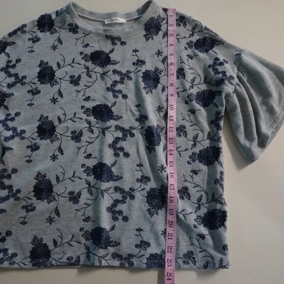 Tres Bien Embroidered Floral Blouse - Picture 6 of 8